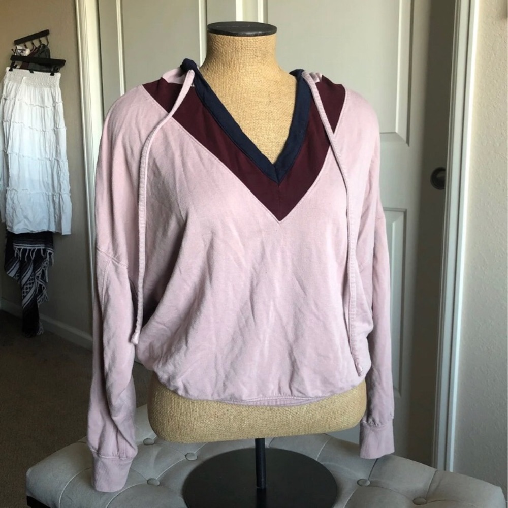 3/$15🦉 Express Cozy Althletic Sweater Small